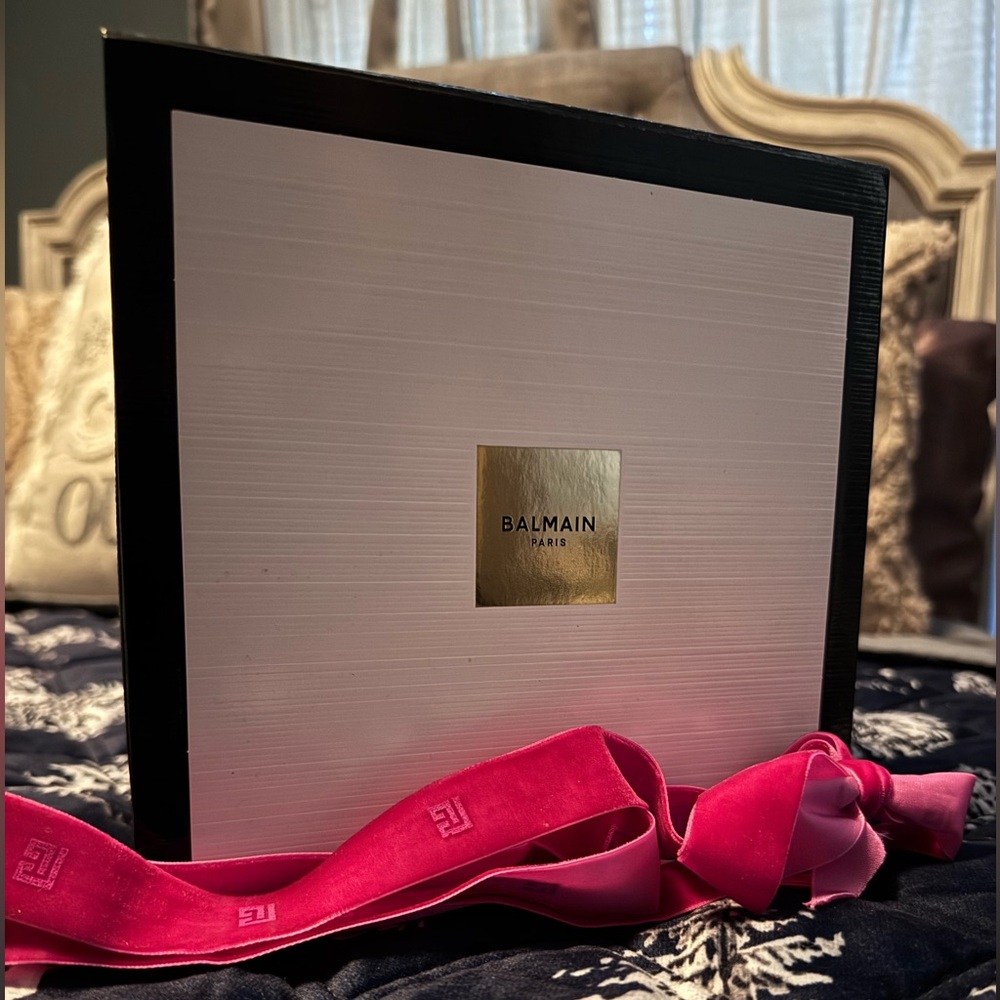 Balmain Gift Box, Ribbon, & (2) Sampler - Picture 6 of 6